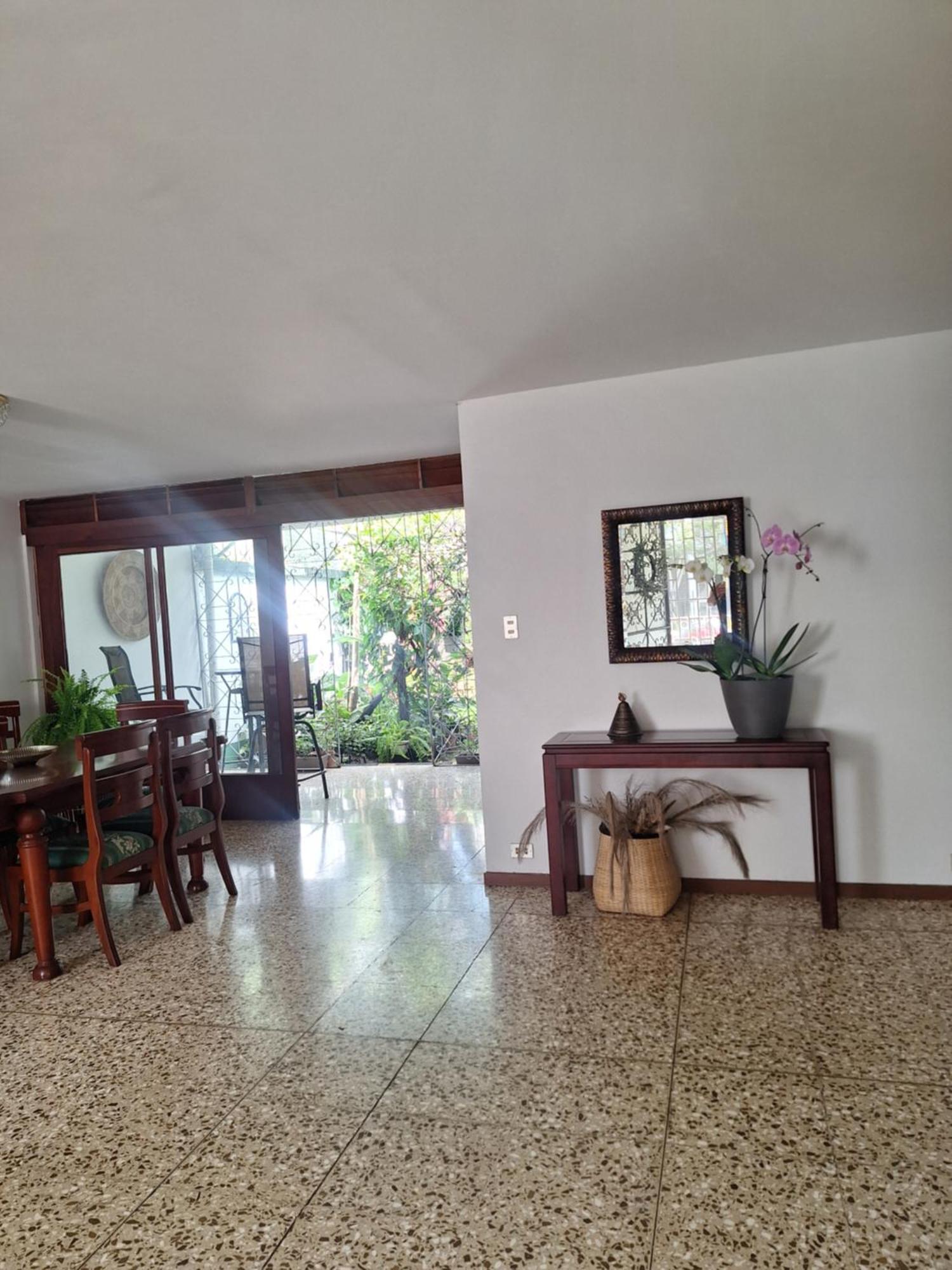 Linda Y Centrica Homestay Alajuela