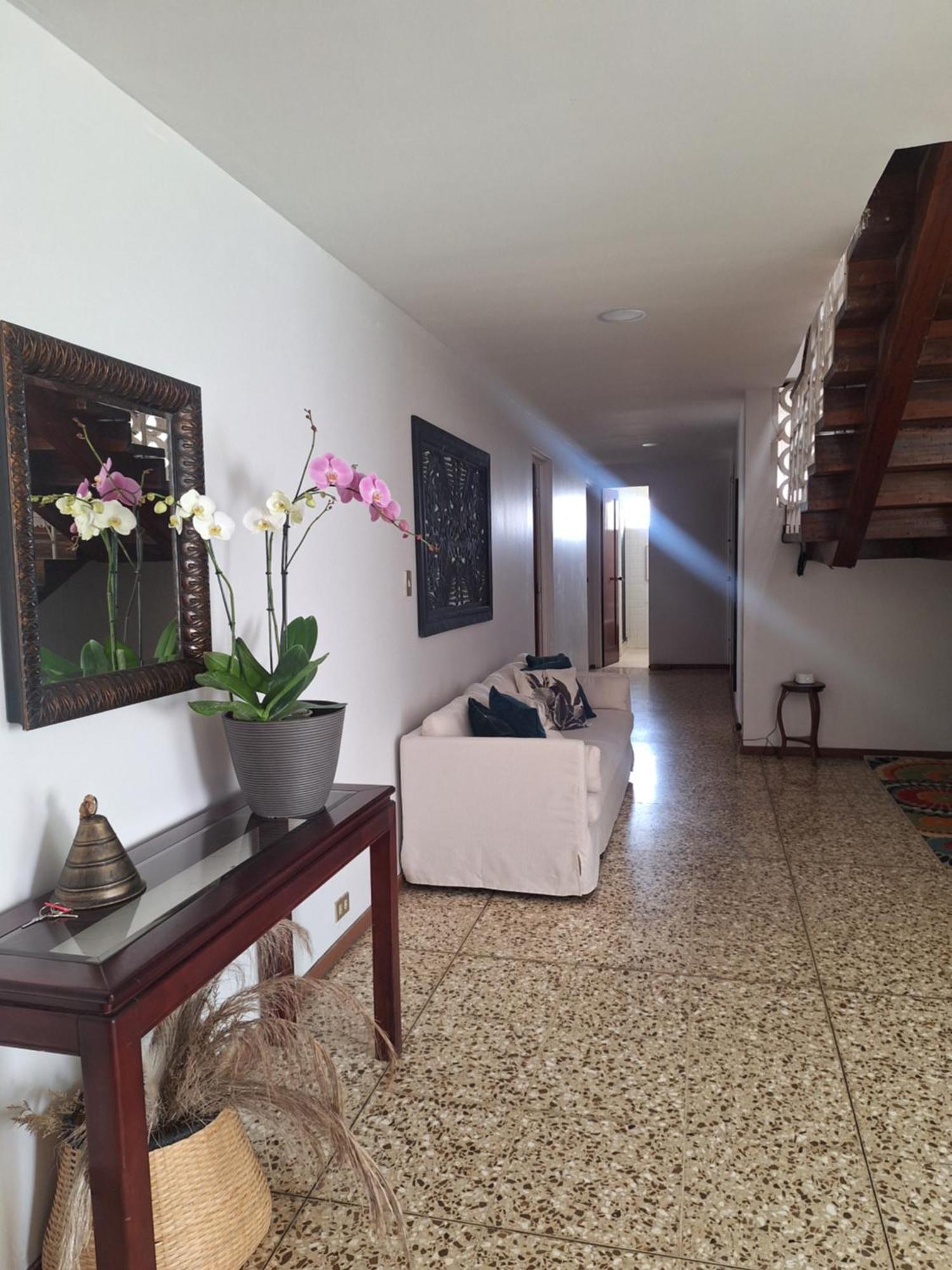 Linda Y Centrica Alajuela