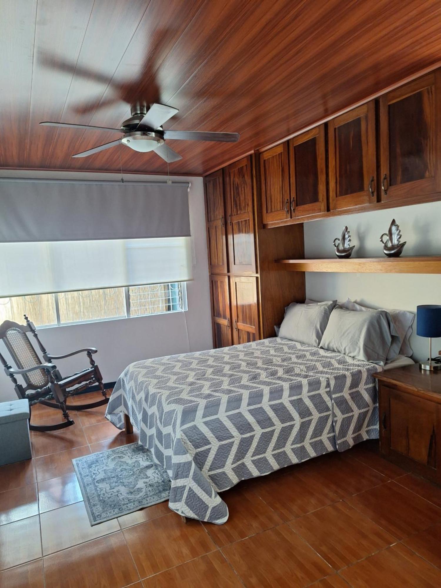Linda Y Centrica Homestay Alajuela